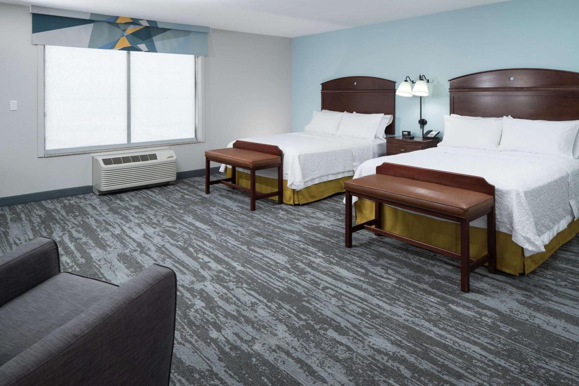 Hampton Inn & Suites Rochester-North Exterior photo