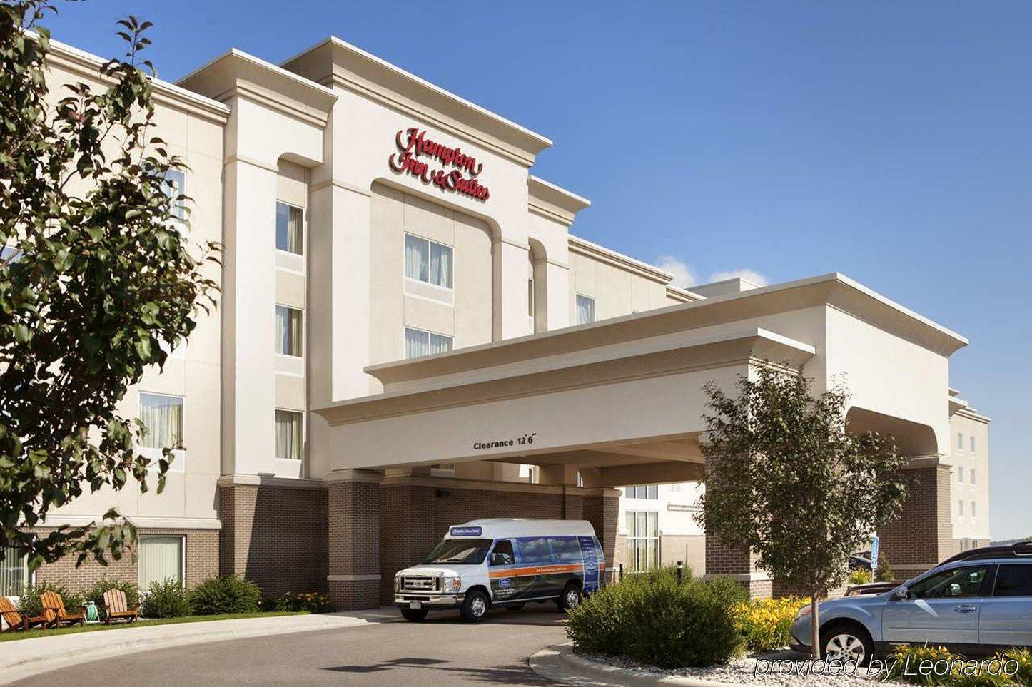 Hampton Inn & Suites Rochester-North Exterior photo
